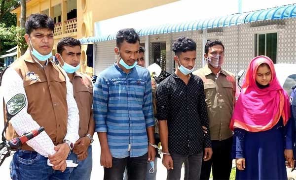 কুমিল্লায় পরিকল্পিত জোড়া খুনের রহস্য উদঘাটন, পুত্রবধুসহ গ্রেফতার-৩ | বাঙলা প্রতিদিন ২৪.কম