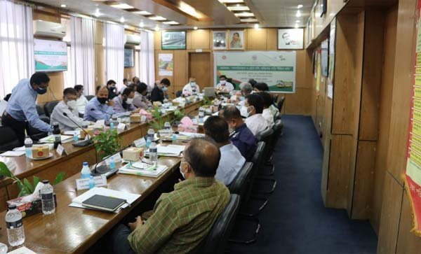 ‘গণপরিবহনকে প্রাধান্য দিয়ে ব্যক্তিগত গাড়ি নিয়ন্ত্রণে কাজ করা হচ্ছে’ | বাঙলা প্রতিদিন ২৪.কম