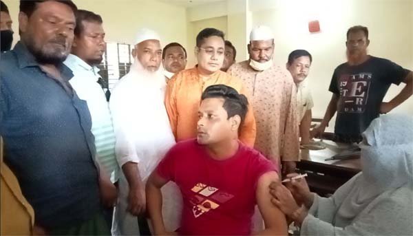 প্রধানমন্ত্রীর জন্মদিন উপলক্ষে সনমান্দী ইউনিয়নে দেড় হাজার গণটিকা প্রদান | বাঙলা প্রতিদিন ২৪.কম