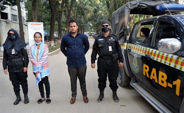 বসুন্ধরা থেকে বিদেশী মদ, আইস ড্রাগ ও সরঞ্জামাদিসহ দুইজন গ্রেফতার | বাঙলা প্রতিদিন ২৪.কম