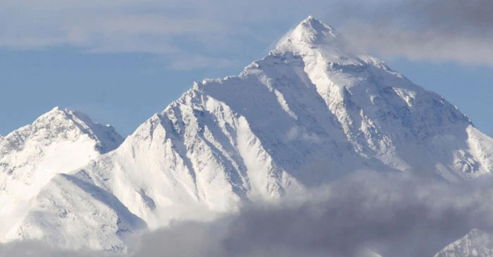  এভারেস্টের বরফ দ্রুত গলছে