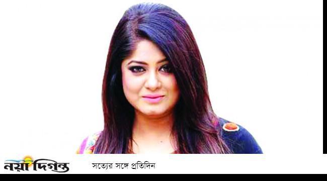 বিজ্ঞাপন দিয়ে কাজে ফিরলেন মৌসুমী
