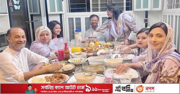 পরিবারের সঙ্গে মিমের ইফতার, ফেসবুকে প্রশংসিত