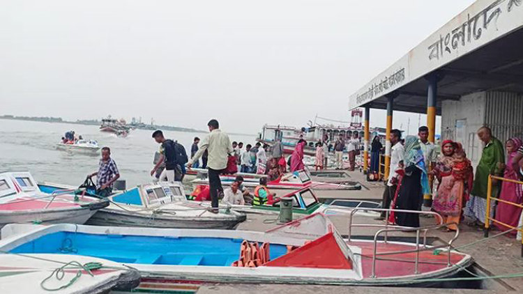 বাংলাবাজার-শিমুলিয়া রুটে বন্ধ নৌ চলাচল | বাঙলা প্রতিদিন ২৪.কম