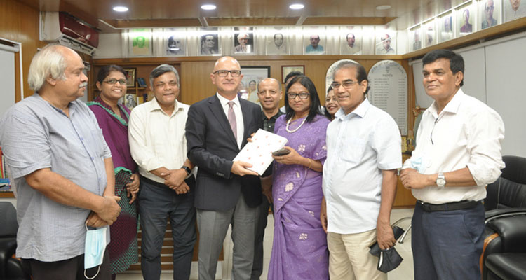 জাতীয় প্রেস ক্লাব পরিদর্শন করলেন তুরস্কের রাষ্ট্রদূত | বাঙলা প্রতিদিন ২৪.কম