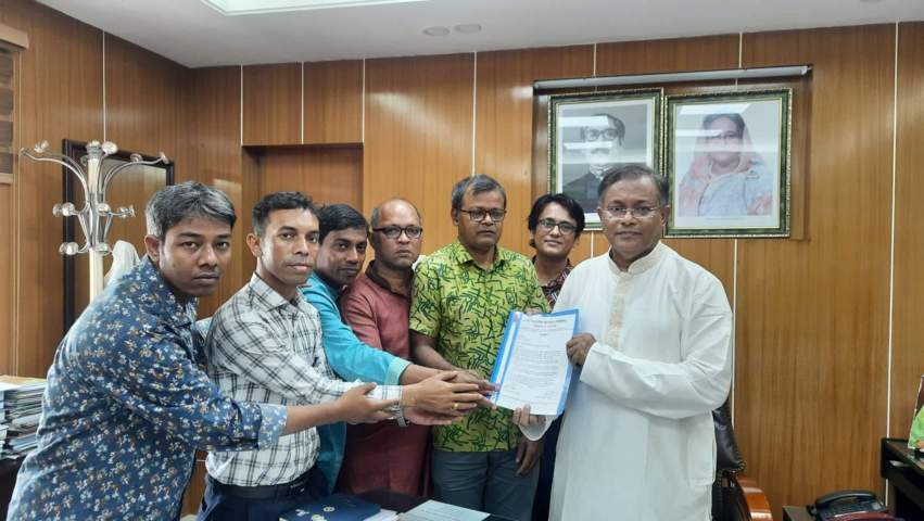 বেতন-বোনাস পরিশোধ না করলে সংবাদ মাধ্যমকে কালো তালিকাভুক্ত করতে হবে : ডিইউজে  | বাঙলা প্রতিদিন ২৪.কম