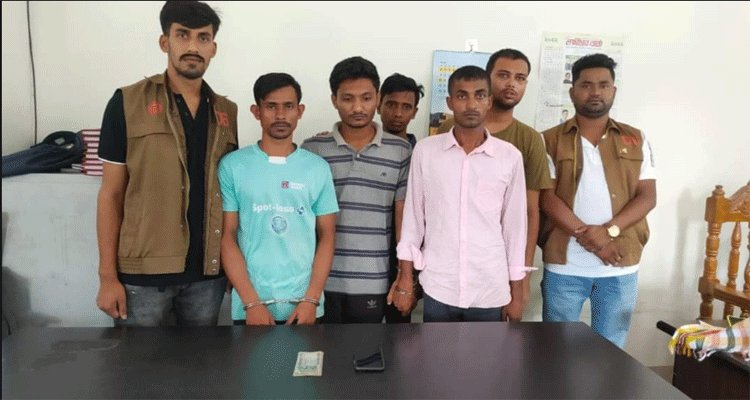 নোয়াখালীতে ছিনতাইয়ের টাকাসহ গ্রেফতার ৫ | বাঙলা প্রতিদিন ২৪.কম