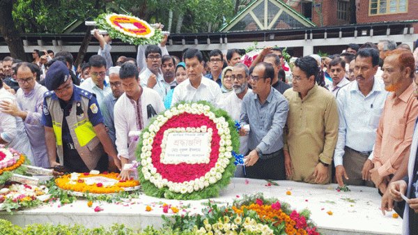 টুঙ্গিপাড়ায় জাতির পিতার সমাধিতে হিসাব মহানিয়ন্ত্রকের শ্রদ্ধা