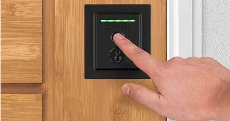 আঙুলের ছাপে দরজা খুলবে স্মার্ট তালা | প্রথম আলো