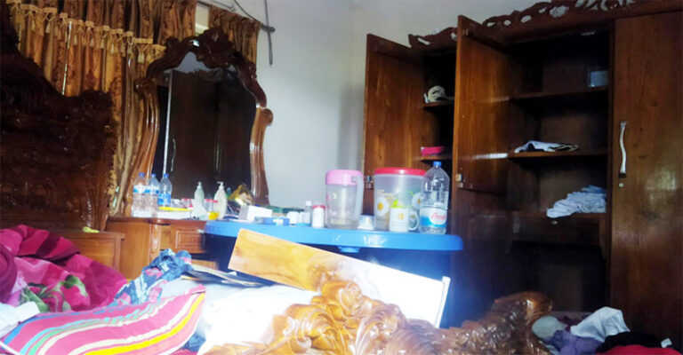 পিরোজপুরে গোয়েন্দা পুলিশ পরিচয়ে ডাকাতি স্বর্ণালঙ্কার লুট - Nobokontho24 বরিশাল