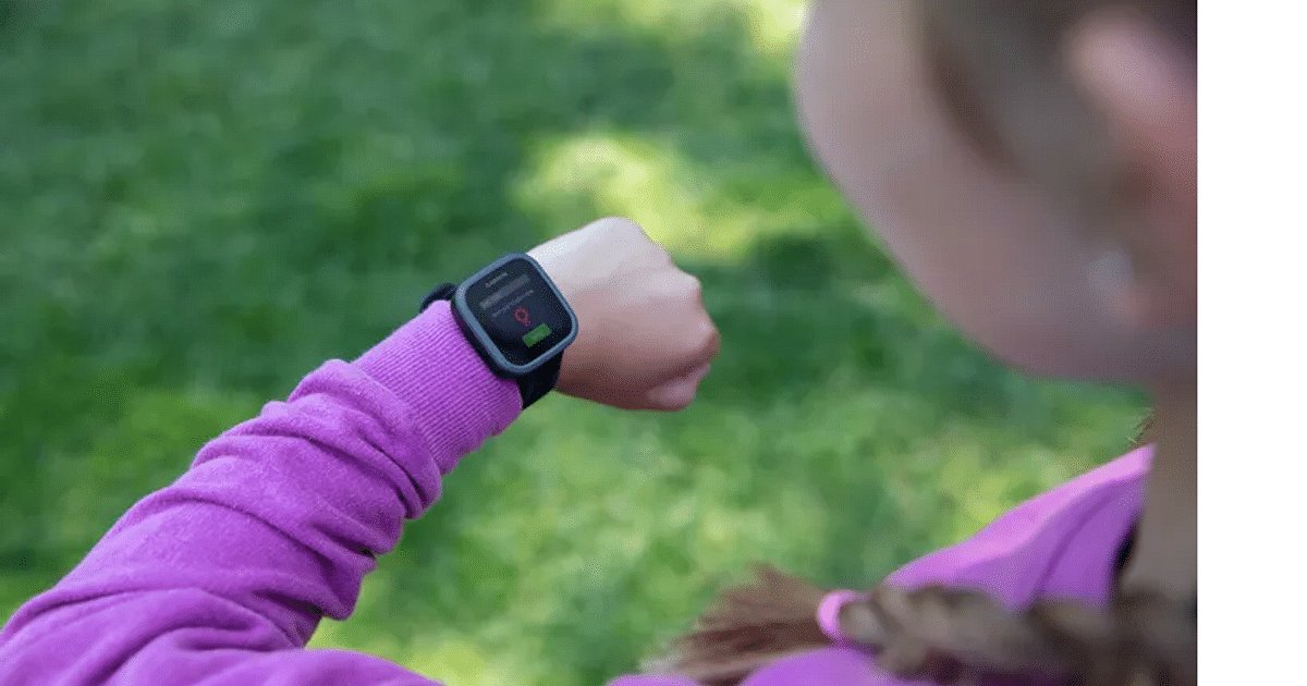 শিশুদের অবস্থানের তথ্য জানাতে পারে এই স্মার্ট ঘড়ি | প্রথম আলো