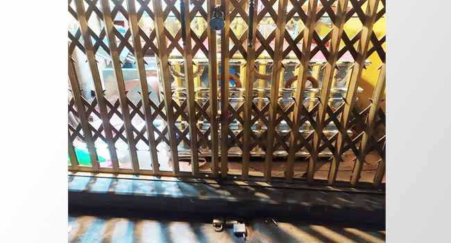 উজিরপুরে পুলিশ পরিচয় দিয়ে ৫ দোকানে দুধর্ষ ডাকাতি - Nobokontho24