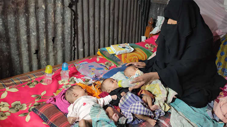 পটুয়াখালীতে ৩ সন্তানের দুধ কিনতে দ্বারে দ্বারে ঘুরছেন বাবা - Nobokontho24