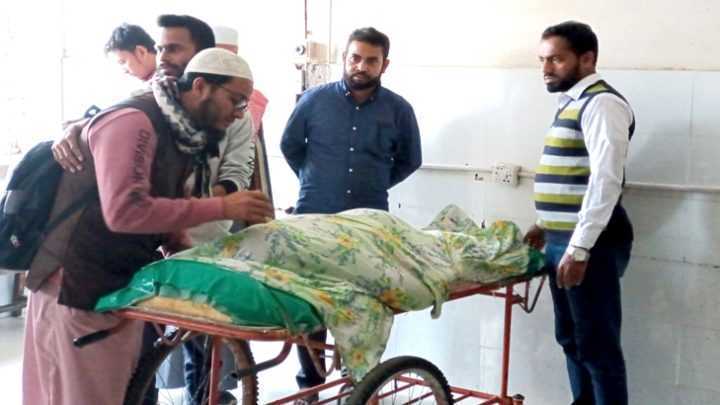 বরিশালে ট্রাকের চাপায় নারী নিহত, চালক আটক - Nobokontho24