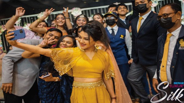 Jaya Ahsan surprises newlyweds at nuptials as wedding crasher! - banglapratidin24