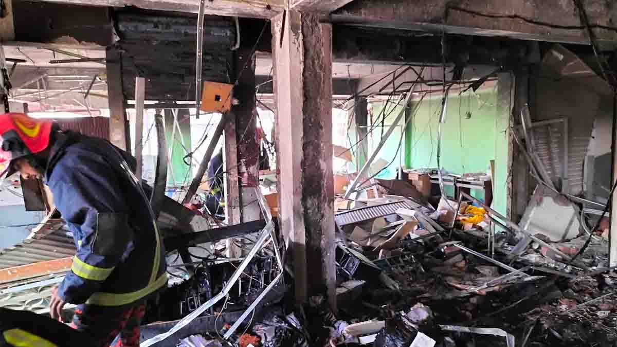 সায়েন্সল্যাবে বিস্ফোরণে তিনজন নিহত - Nobokontho24