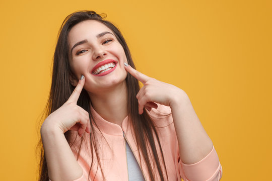 Transform Your Smile: Understanding the Hollywood Smile and How to Get It?