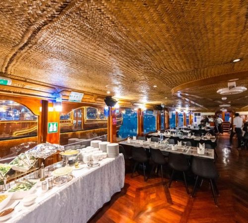 Dubai Marina Dinner Cruises Services - Dine with Views of the City