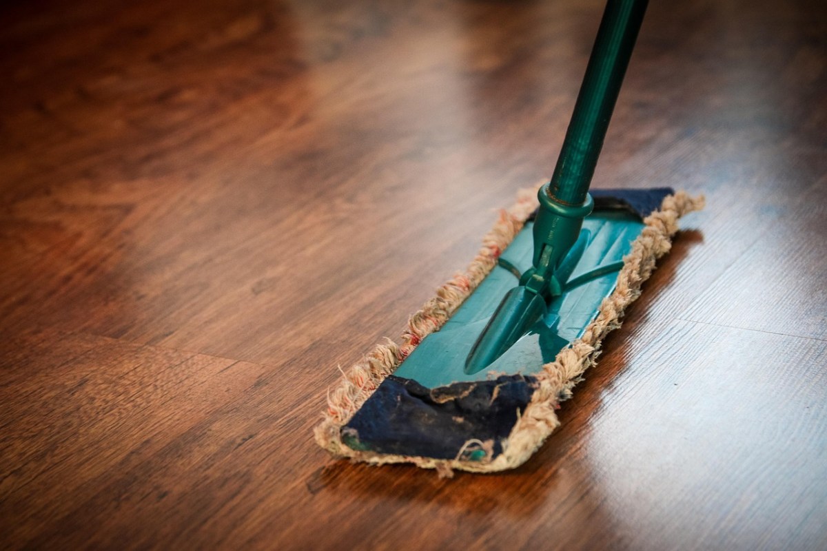 A Cleaner Home, Naturally: Why You Need a Non-Toxic Floor Cleaner – Hyve Cleaners