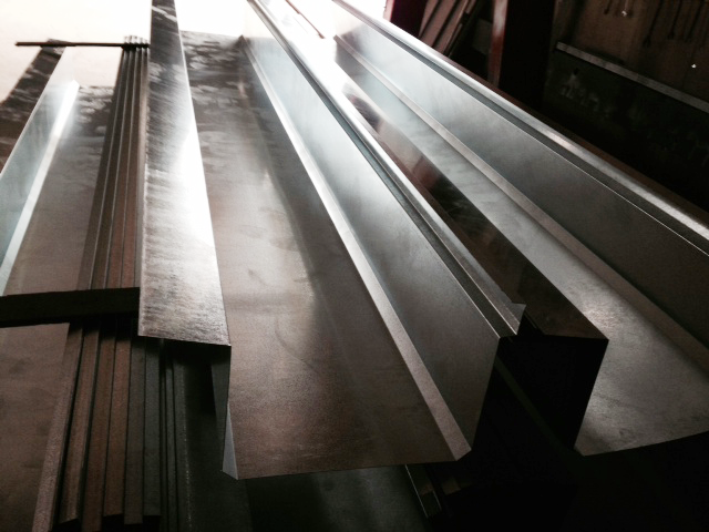 Báo giá thợ thay máng xối Tôn, Tole, Inox tại TPHCM giá rẻ