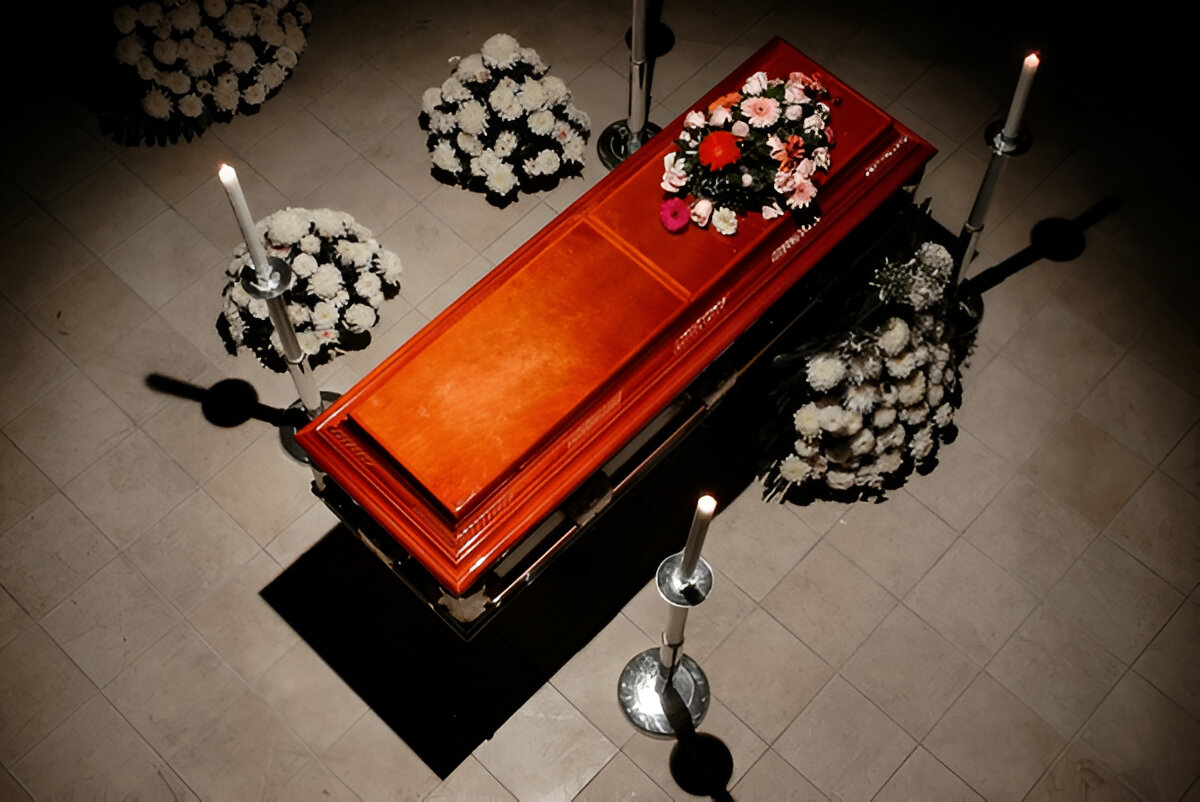 How a Funeral Home Can Make Obituaries More Meaningful