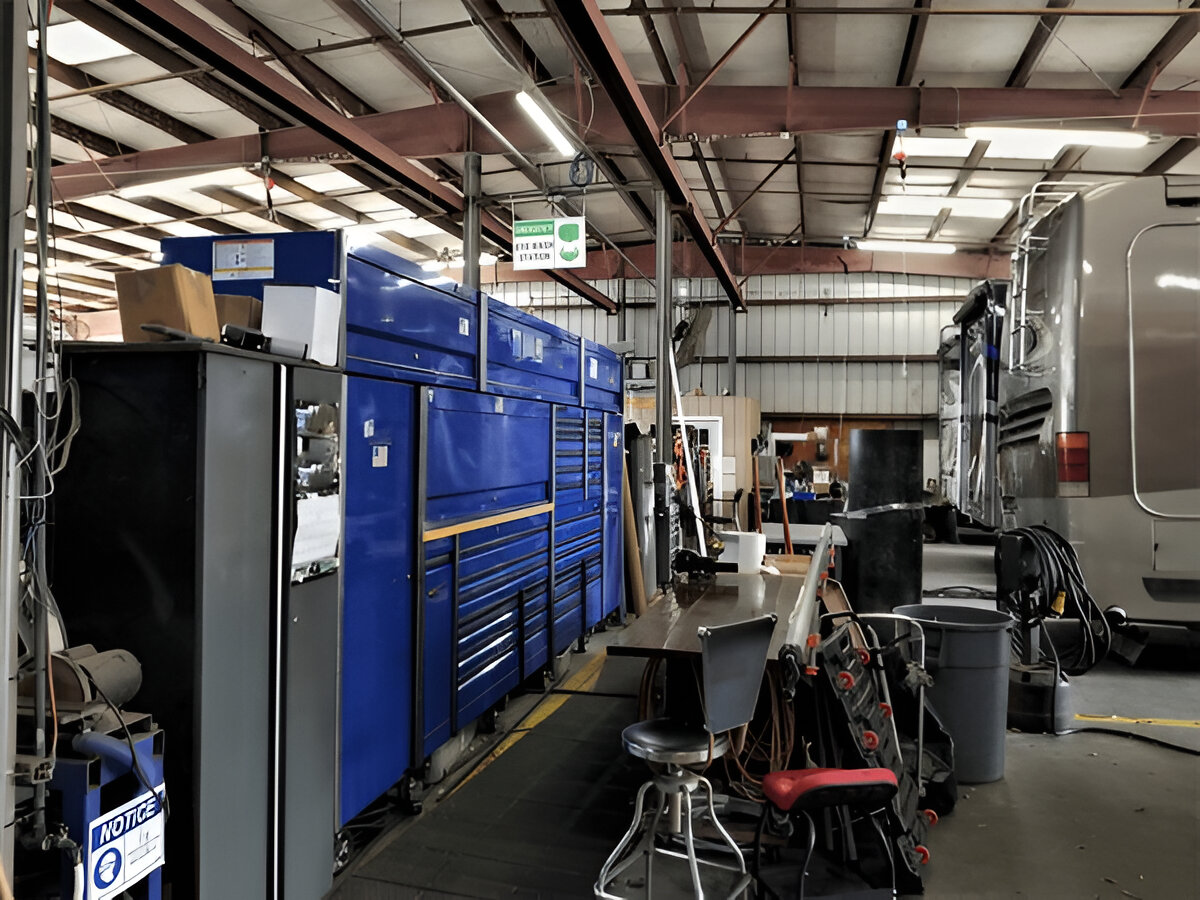 How an RV Repair Shop Fixes Slide-Out Jams Before They Worsen – Writoka