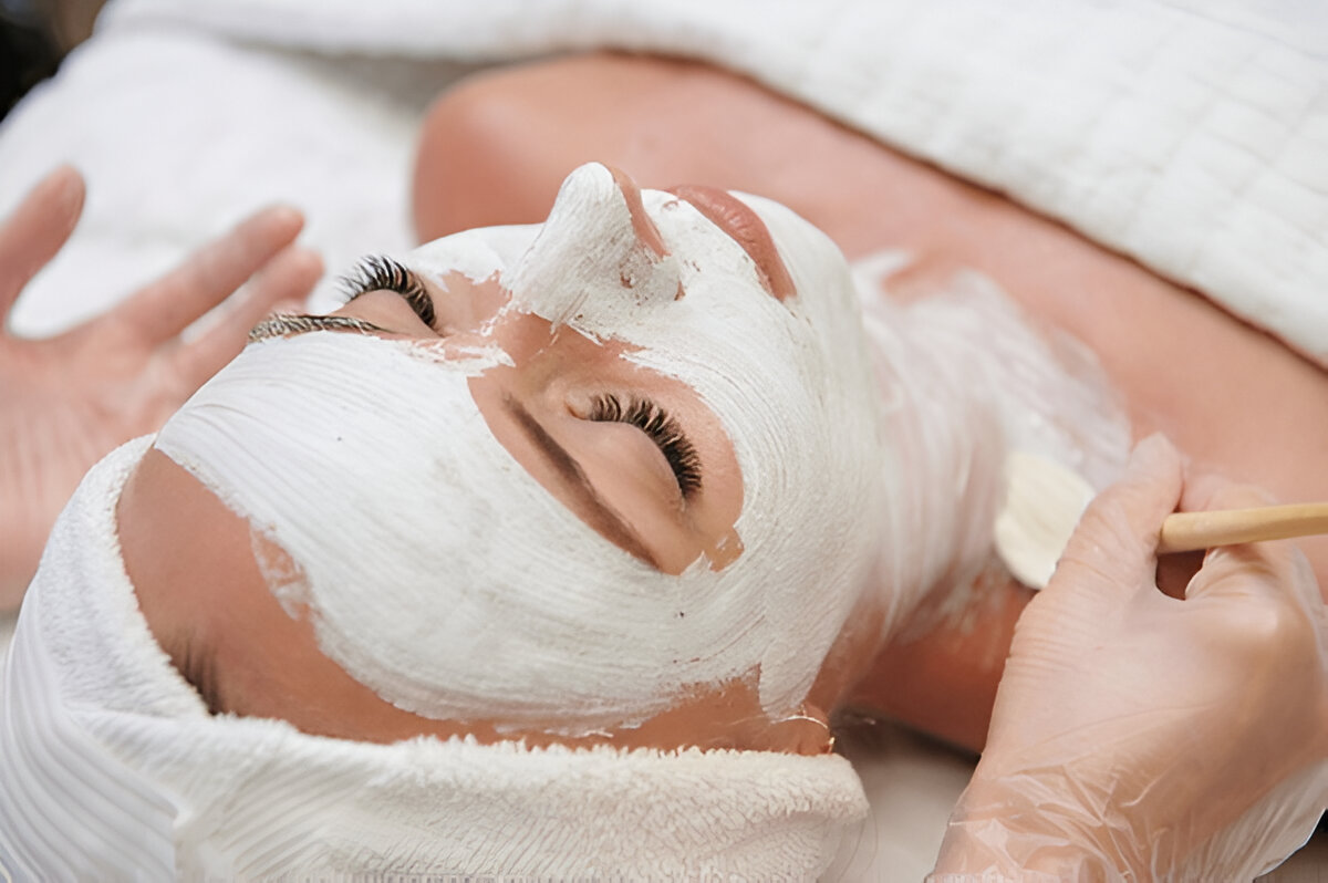 How Do Waxxx & Glow Facial Services Restore Skin After Travel? – Writoka