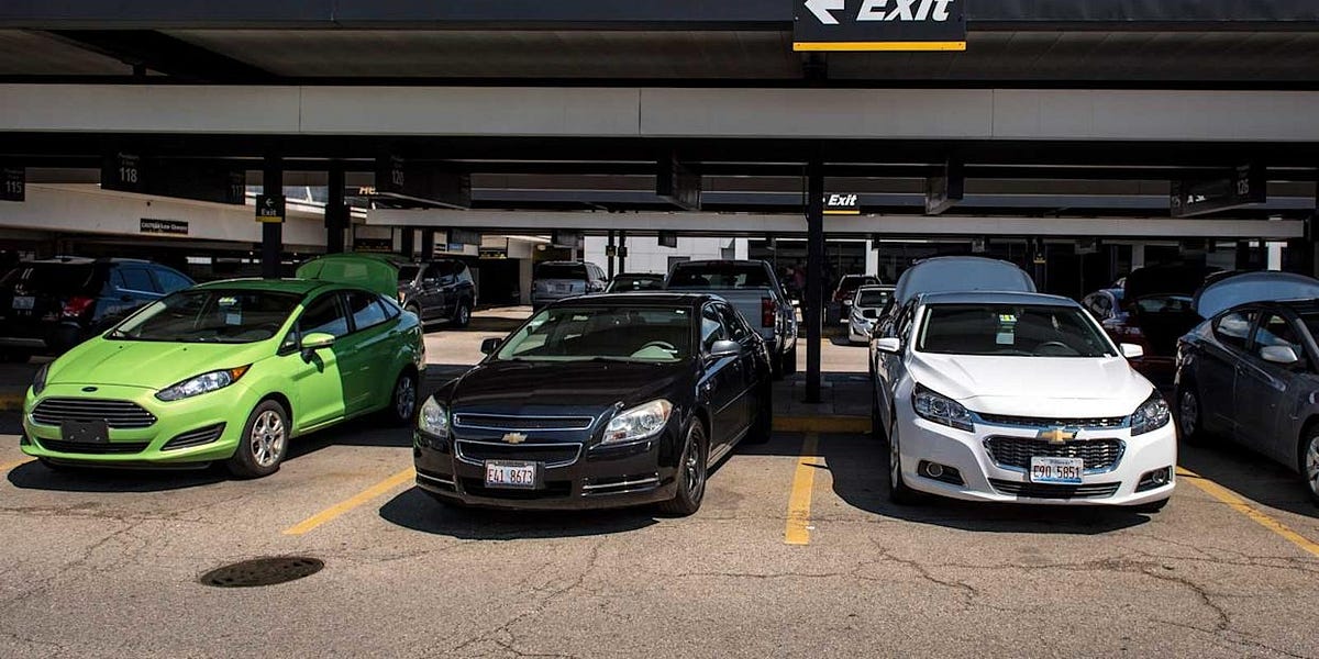 What Hidden Fees Should You Avoid When Booking Car Rentals?