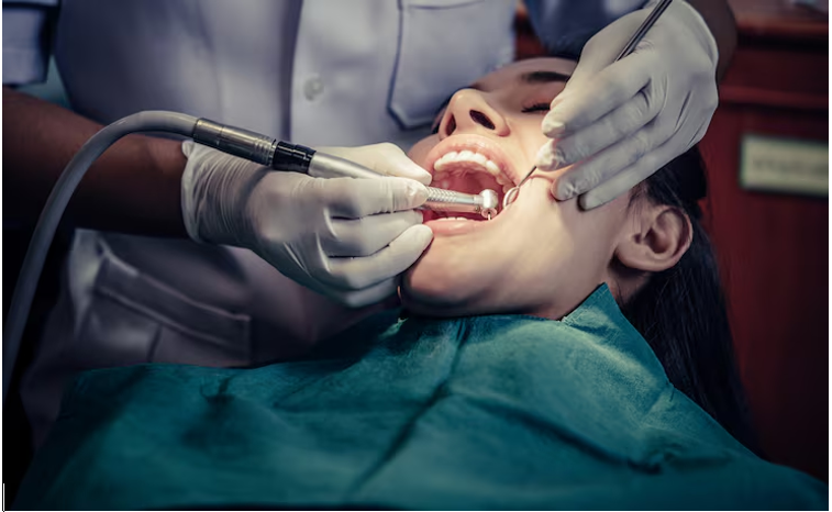 When to See a Dental Surgeon — Signs You Shouldn’t Ignore