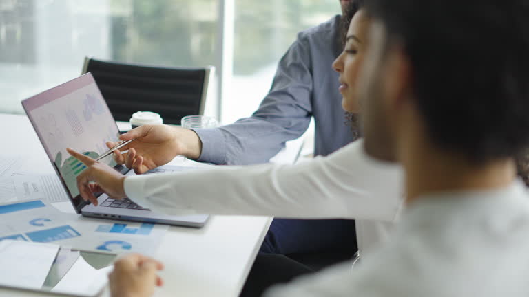 How a Consultant Supports First-Time Entrepreneurs on a Budget