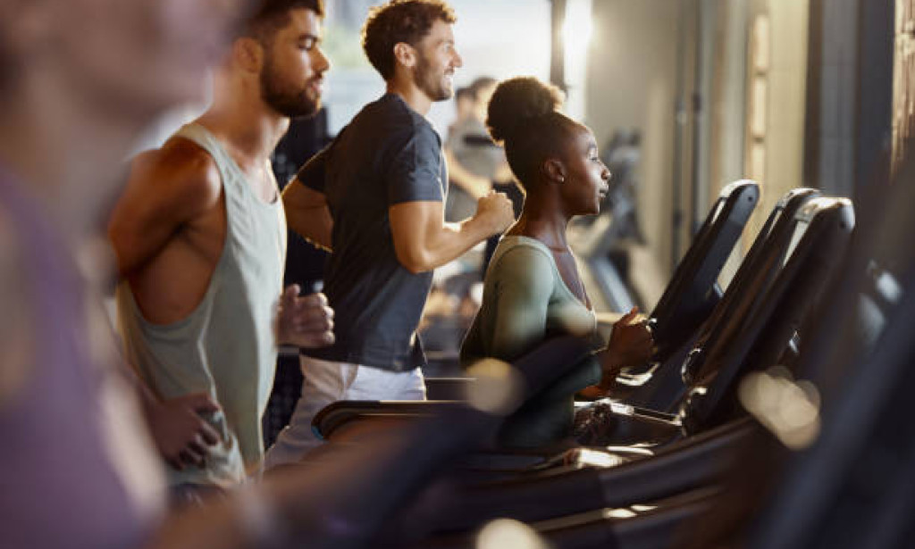 How Does a Gym Help Busy Professionals Stay Consistent?